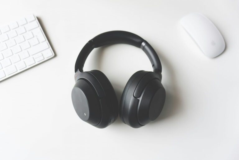 Sony WH-1000XM5 vs WH-1000XM6 — Which Should You Buy in 2026?