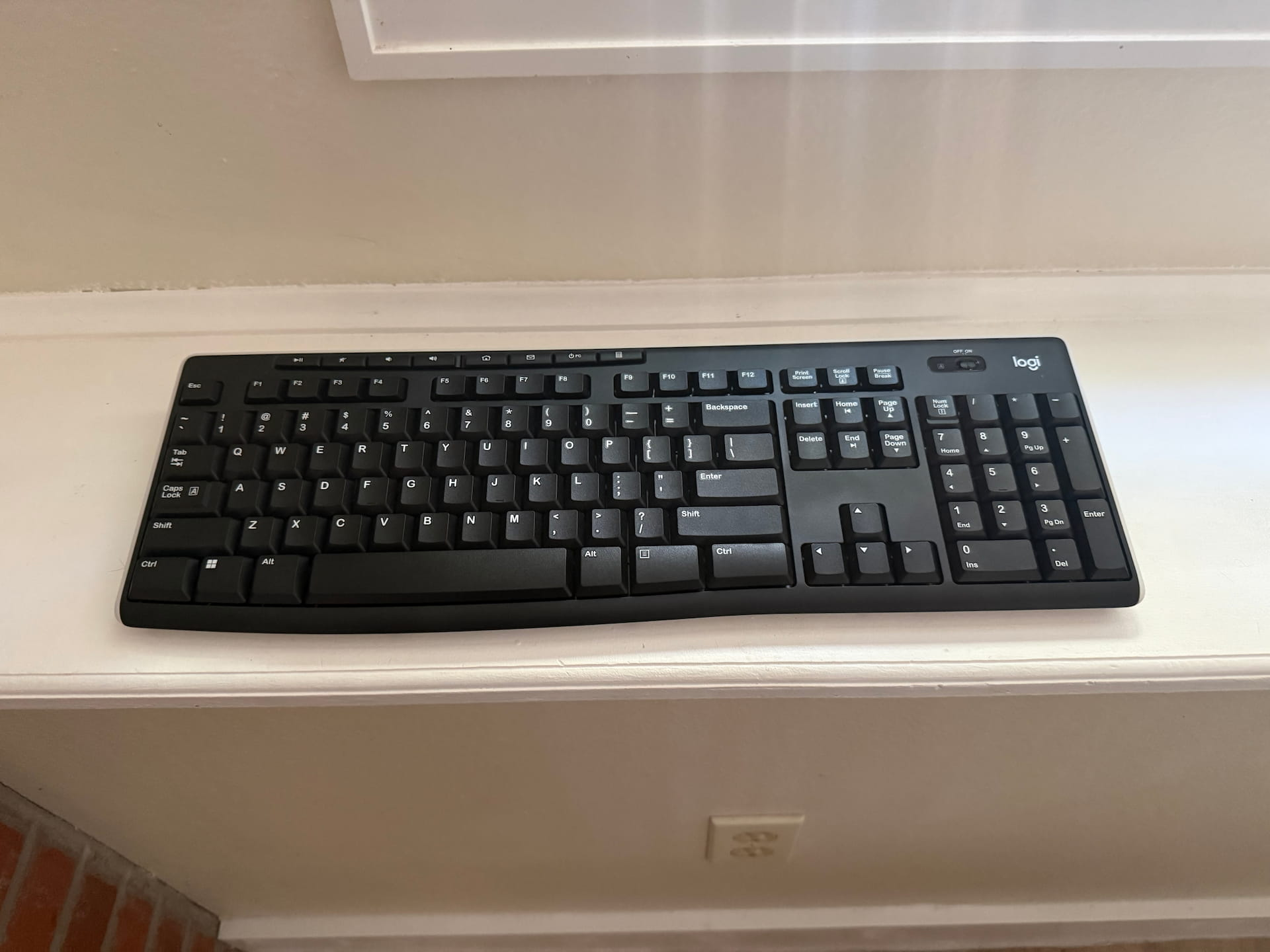 Logitech K270